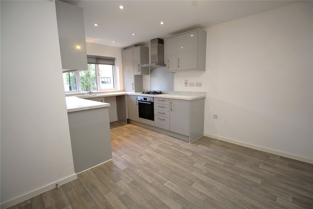 Property photo 3 of 10 Picture No. 02