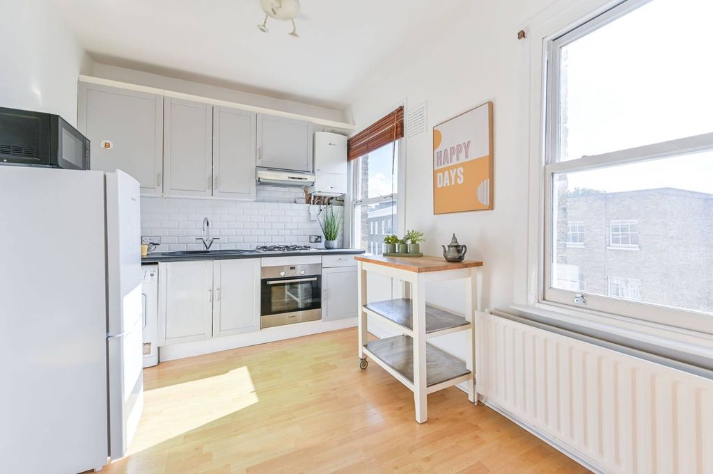 Property photo 2 of 9