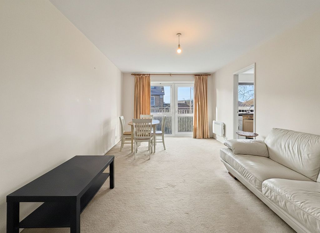 Property photo 3 of 8