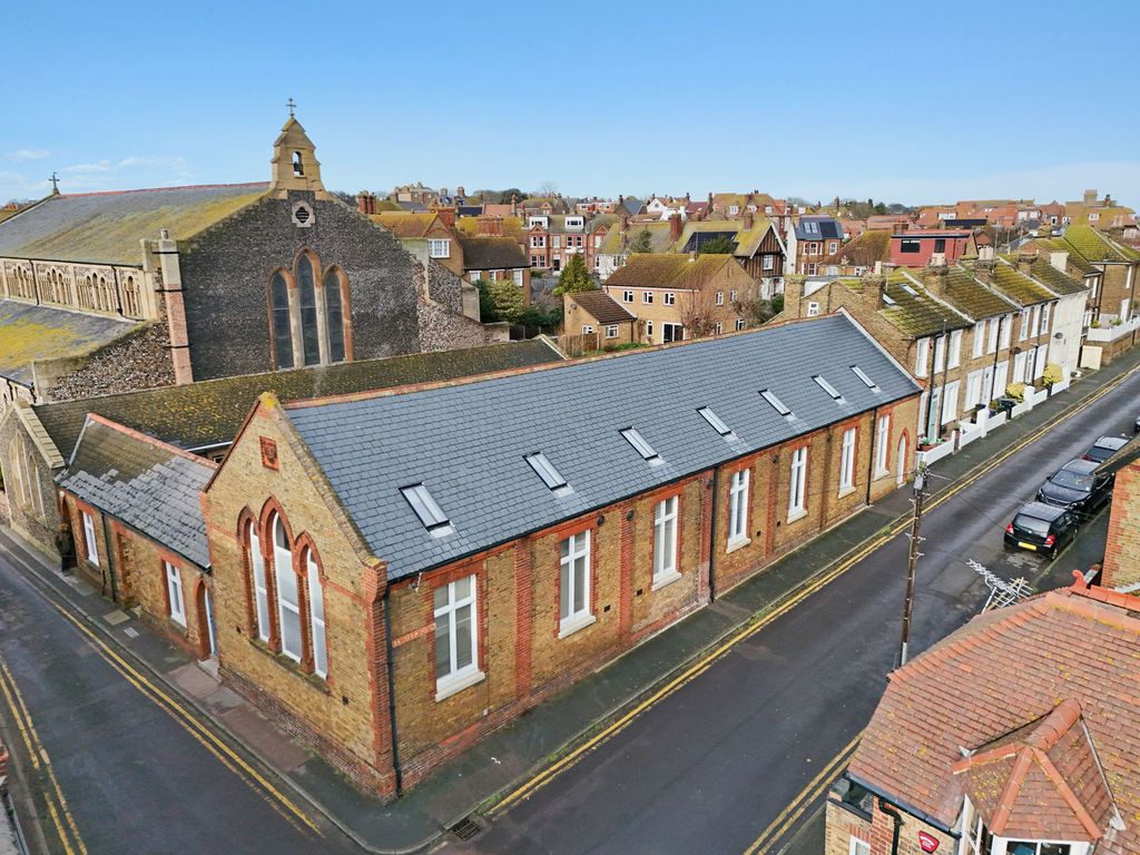 Property photo 1 of 28