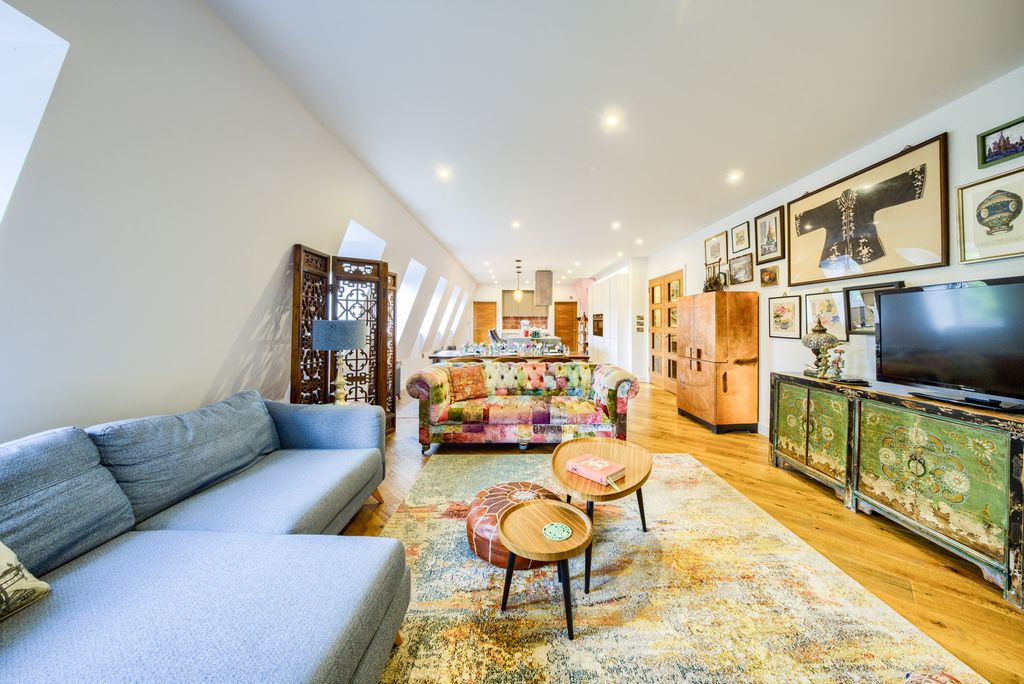 Additional image 8 of 2 bed flat for saleSt Pauls House, St. Pauls Square, Jewellery Quarter, Birmingham B3