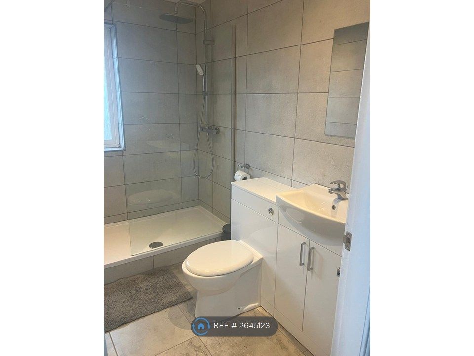 Property photo 2 of 7 Shower Room