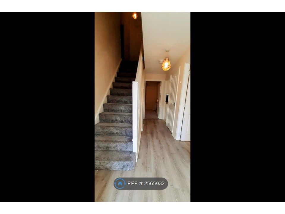 Property photo 3 of 19 Walkway And Stair Case