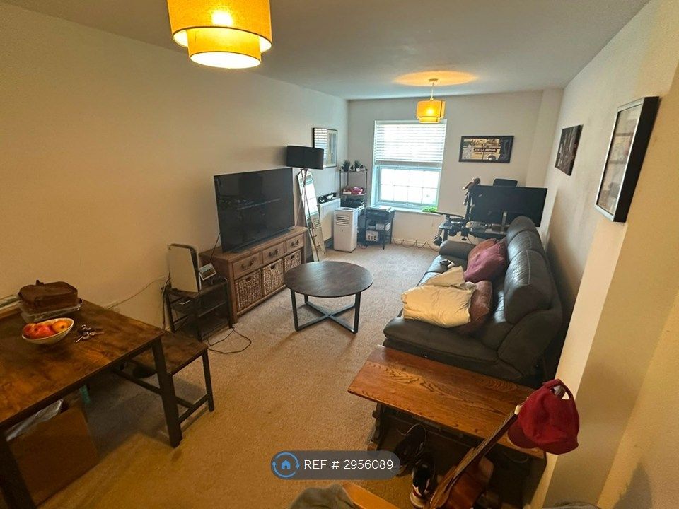 Property photo 3 of 6