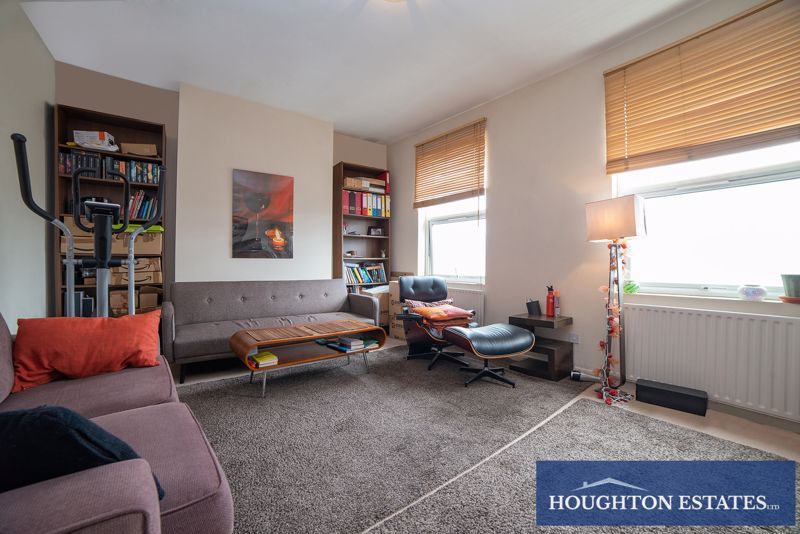 Property photo 3 of 8 Photo 2