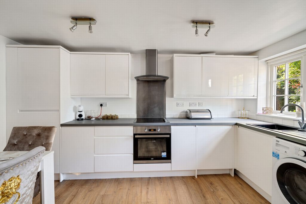Property photo 3 of 16 Kitchen
