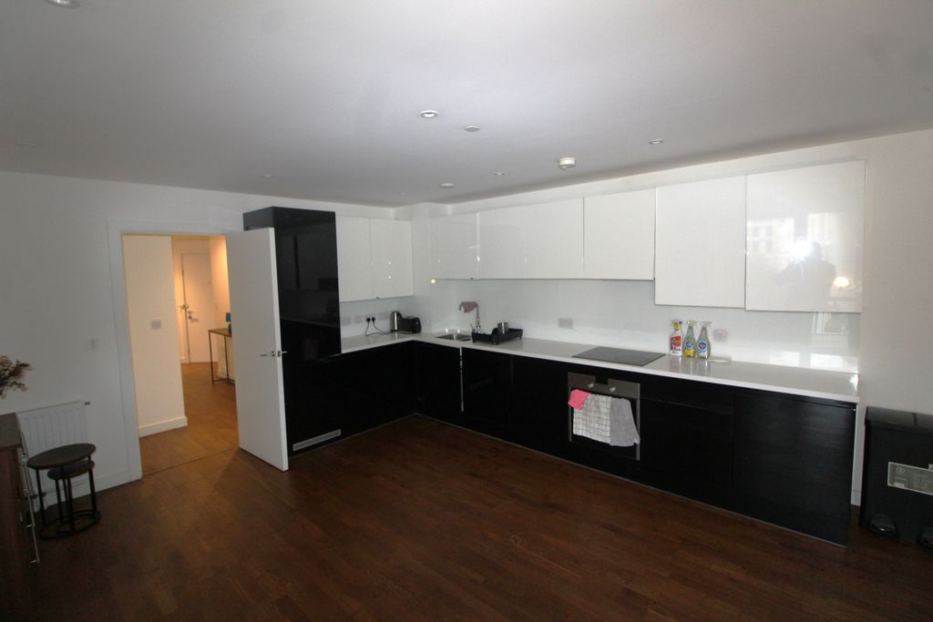 Property photo 1 of 28