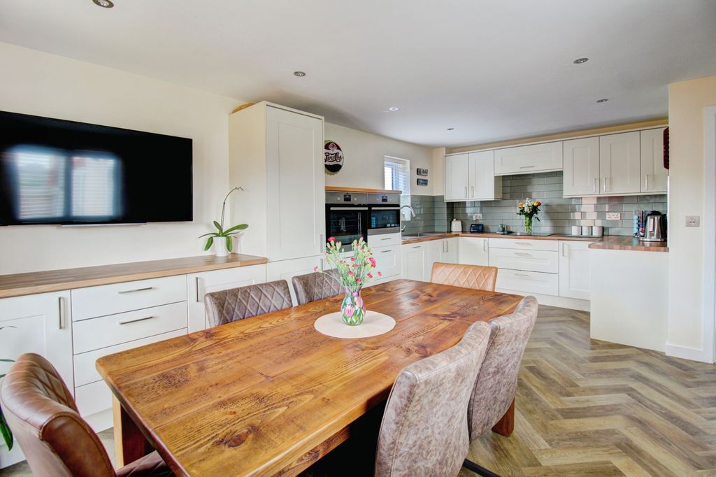 Property photo 3 of 26 Kitchen With Dining