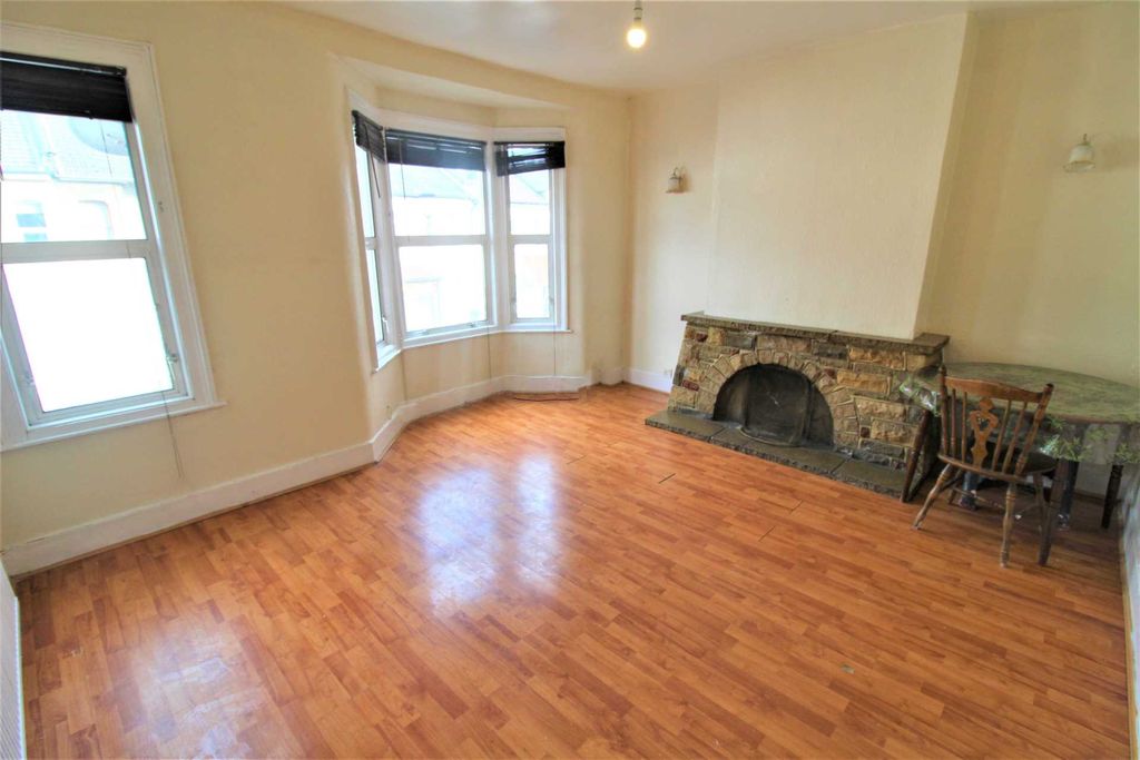 Property photo 2 of 5