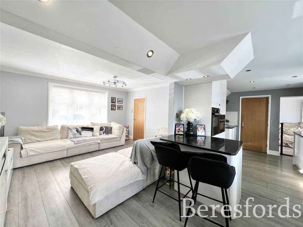Property photo 3 of 15 Picture No. 04