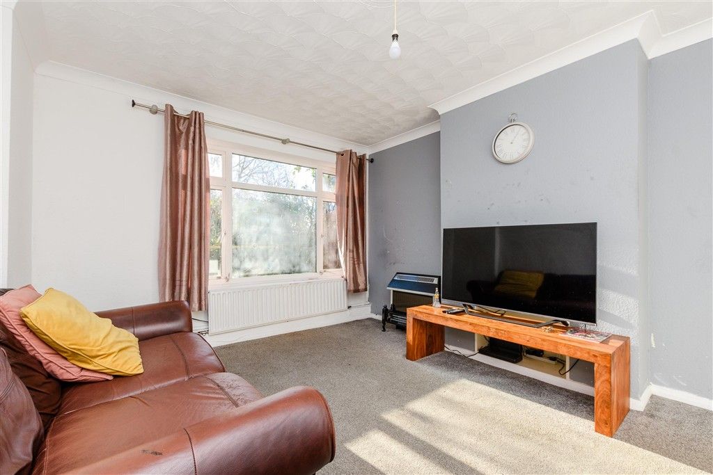 Property photo 1 of 10 Lounge