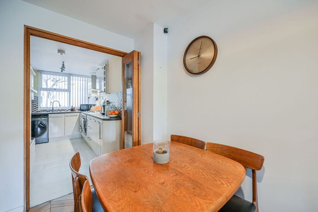 Property photo 1 of 34