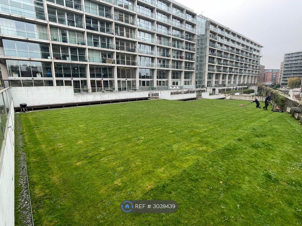 Property photo 1 of 16 Gardens At Timber Wharf
