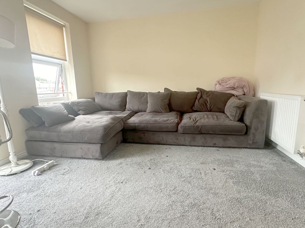 Property photo 3 of 12 Img_6455 (1)