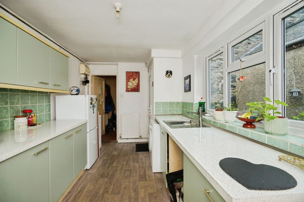 Property photo 3 of 17 Photo