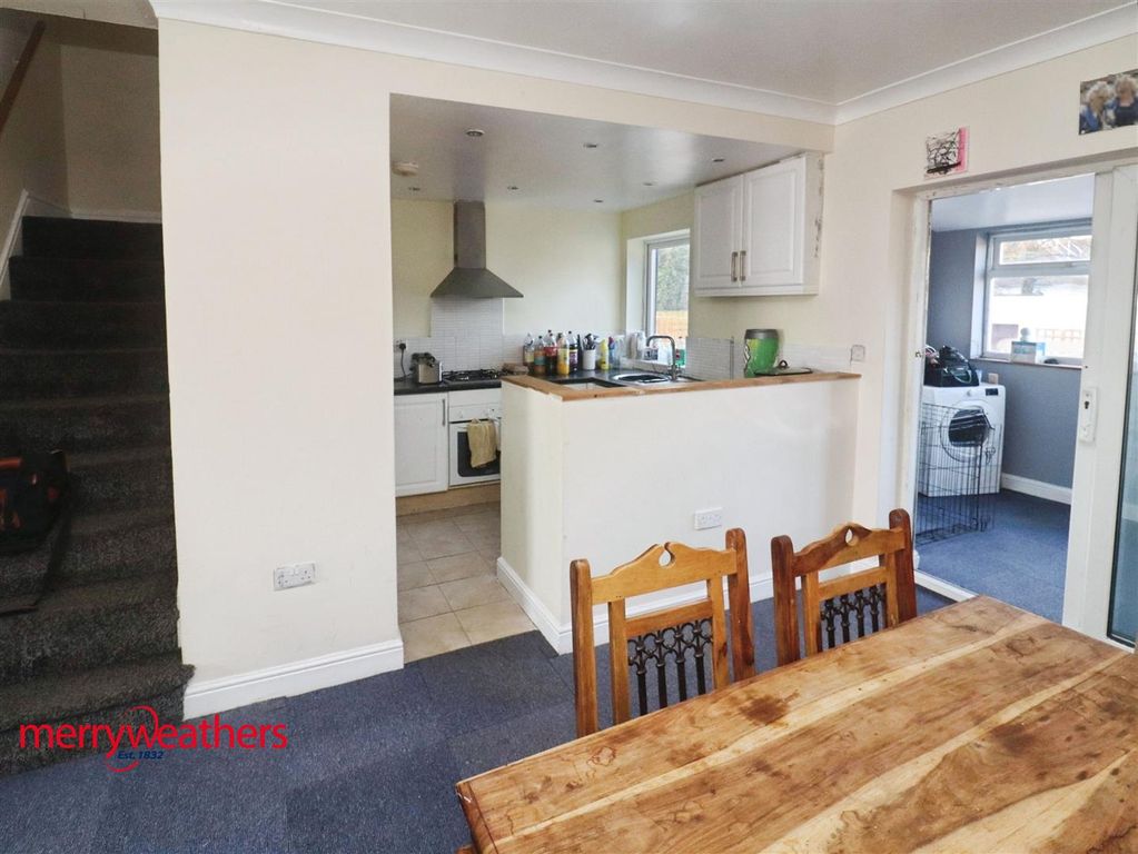 Property photo 2 of 11 Dining Kitchen