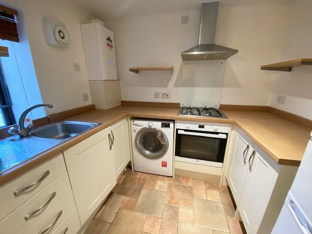 Property photo 3 of 7 Kitchen