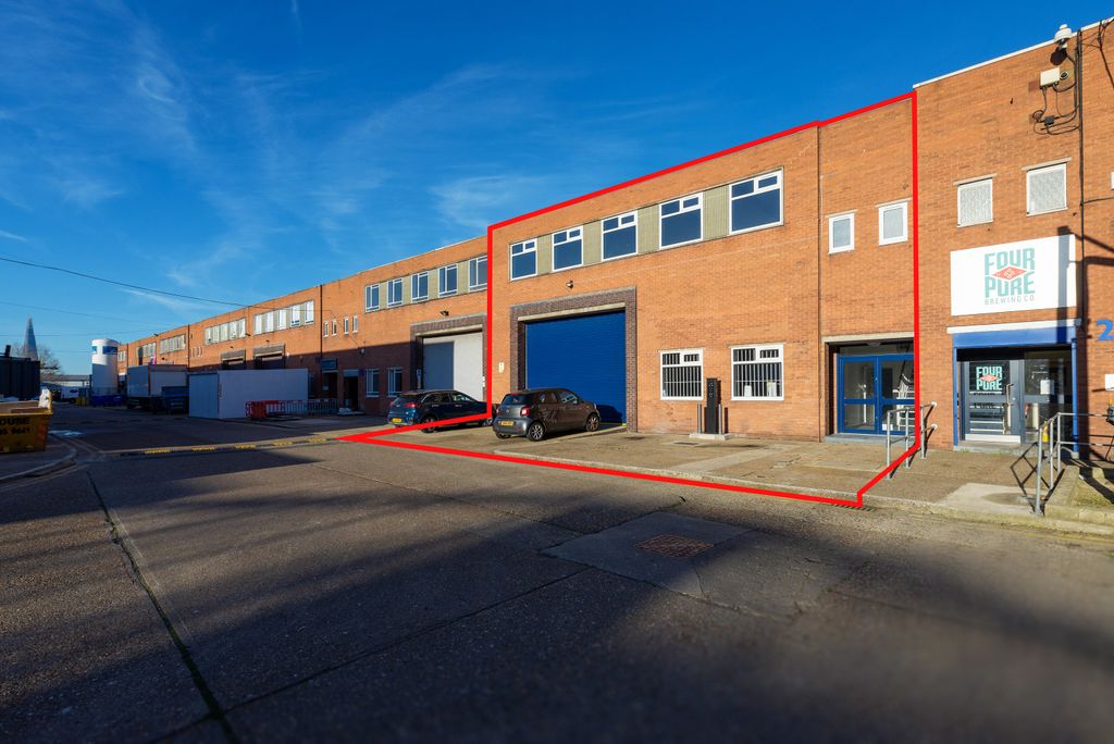 Property photo 1 of 5