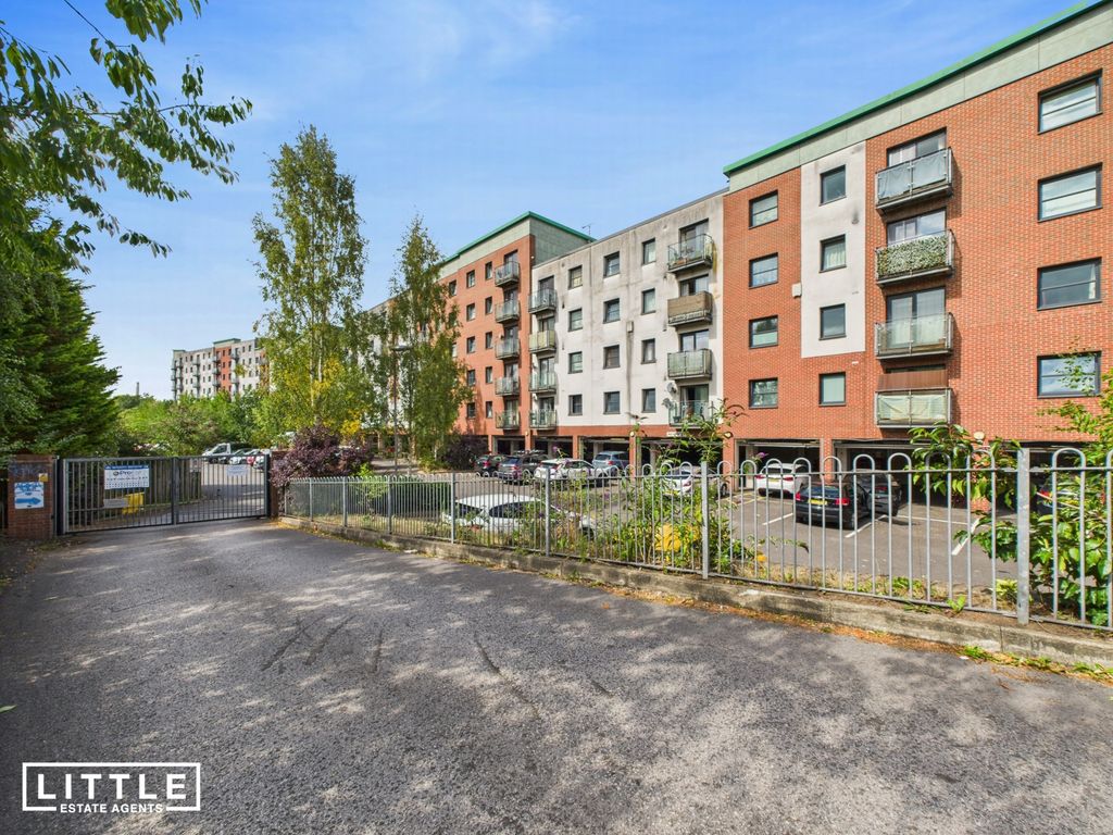 Property photo 1 of 12 Photo 12