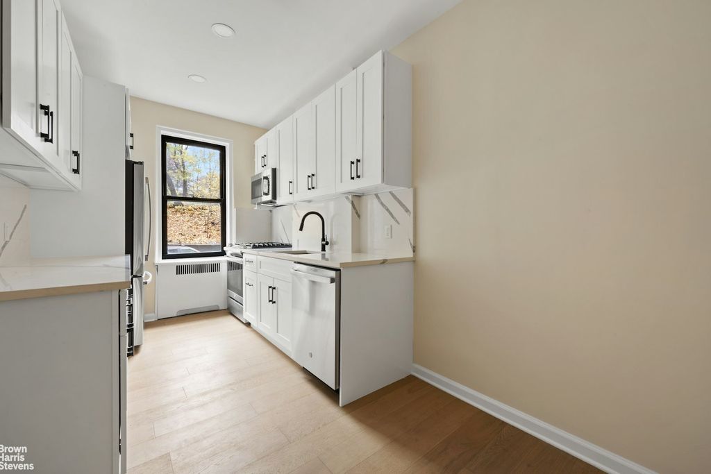 Property photo 3 of 9 <Alttext/>