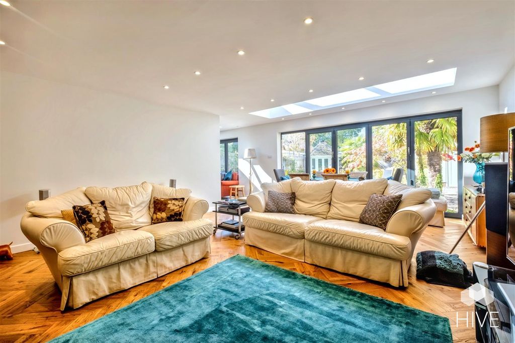 Property photo 3 of 35