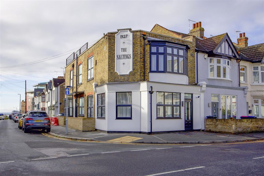 Property photo 2 of 25 Front Of Building