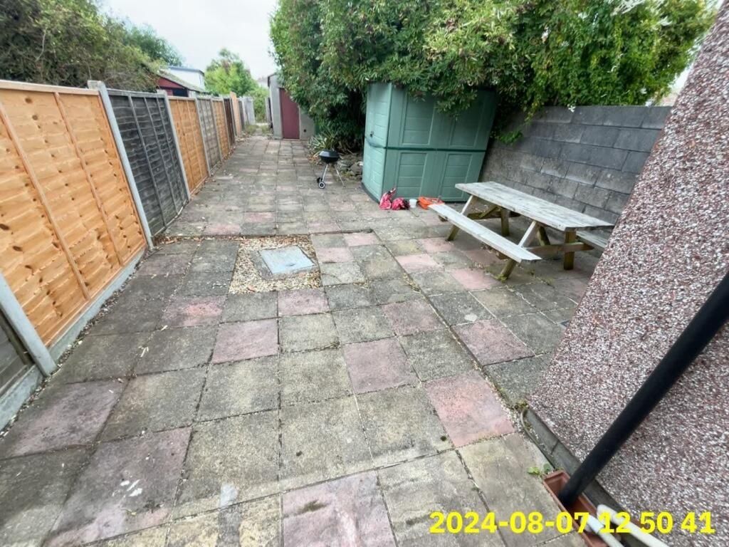 Property photo 1 of 6 A Peaceful, Leafy Garden Area With Mature Trees An...