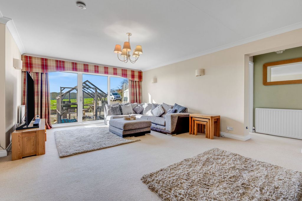 Property photo 3 of 20