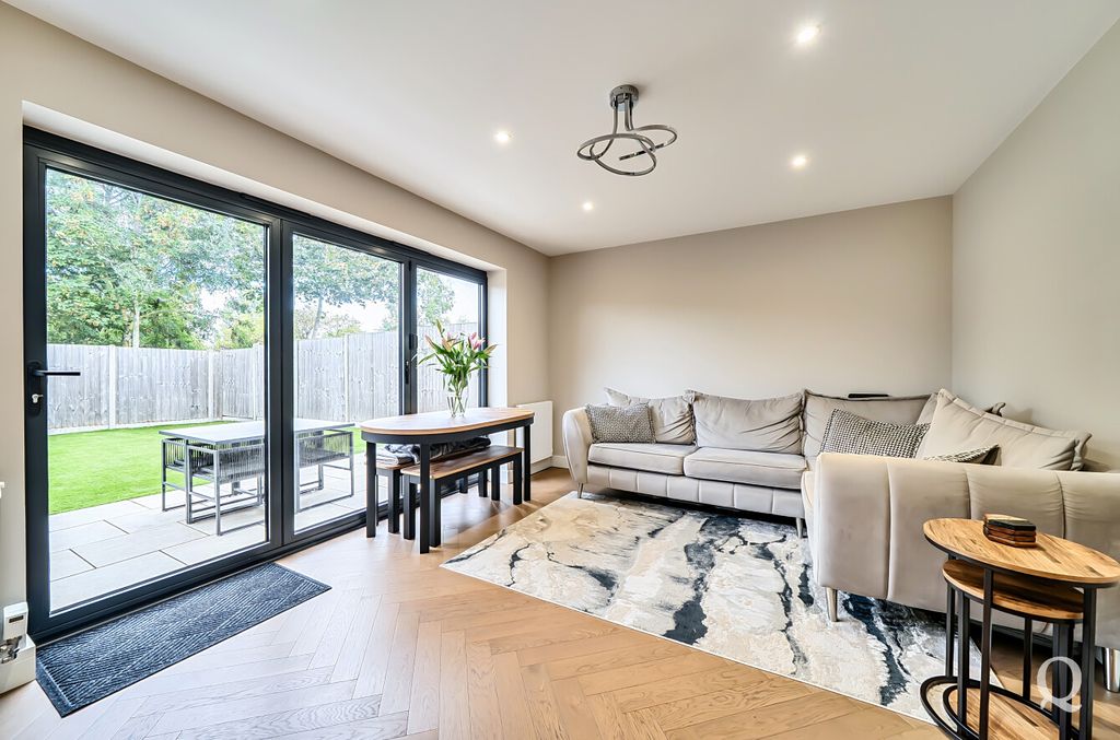 Property photo 2 of 31 162B61dc-1454-4Dd...