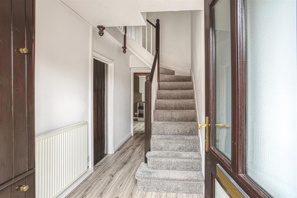 Property photo 2 of 14 316A3684_Hdr.Jpg