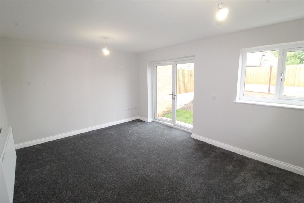 Property photo 2 of 9 Lounge.Jpg