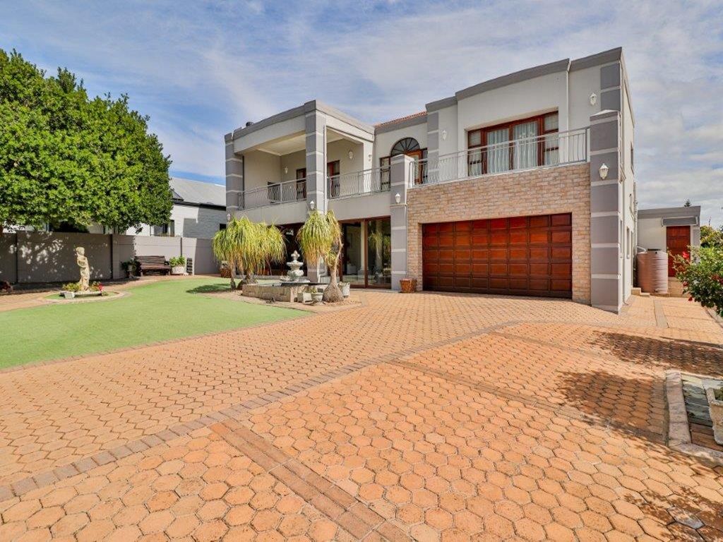 Property photo 2 of 55