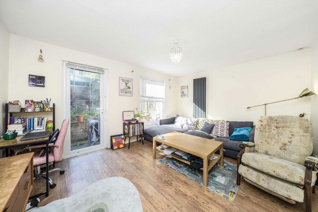 Property photo 3 of 9