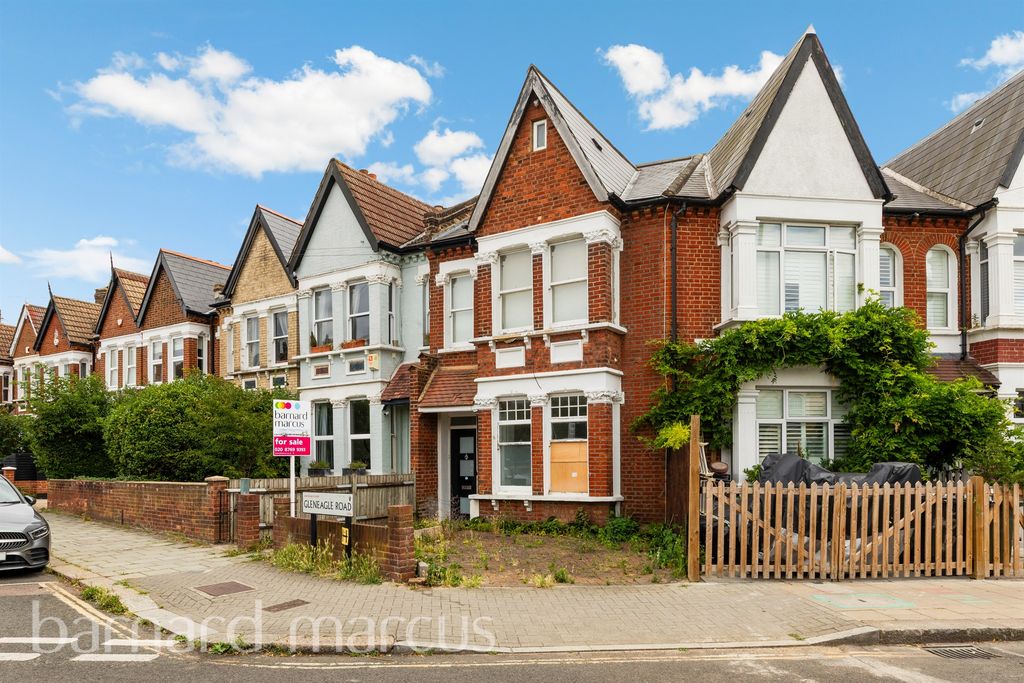 Property photo 2 of 13