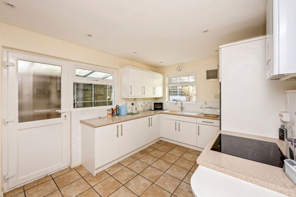 Property photo 2 of 21