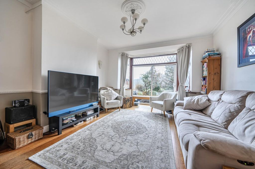 Property photo 2 of 15 1406953-9-698601579357E.Jpg