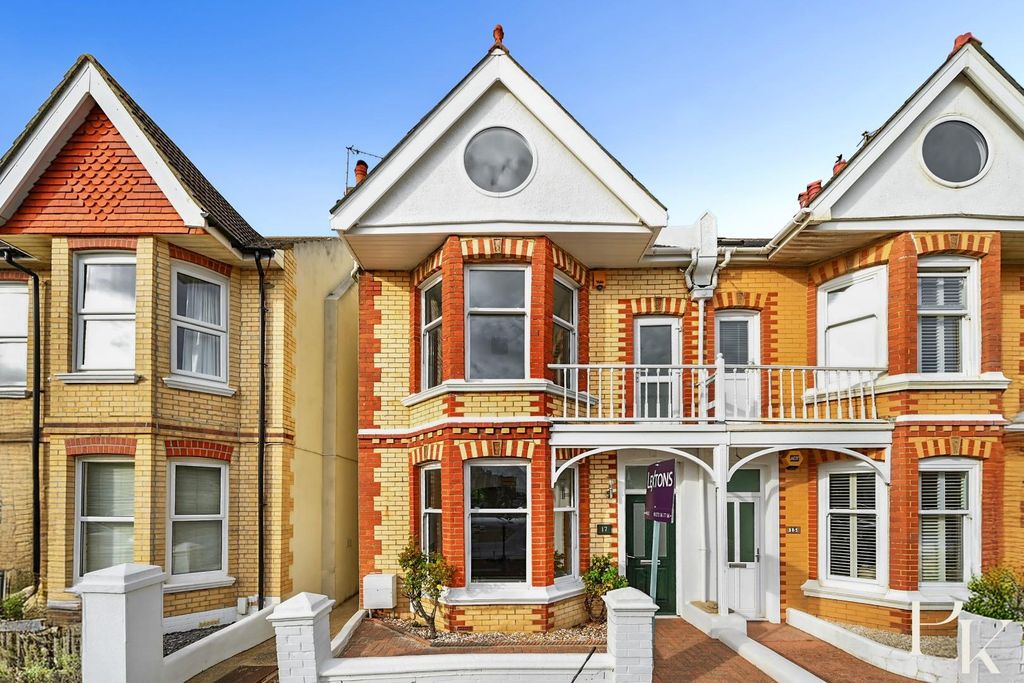 Property photo 1 of 33 17 Marine Avenue Bn3 (33).Jpg