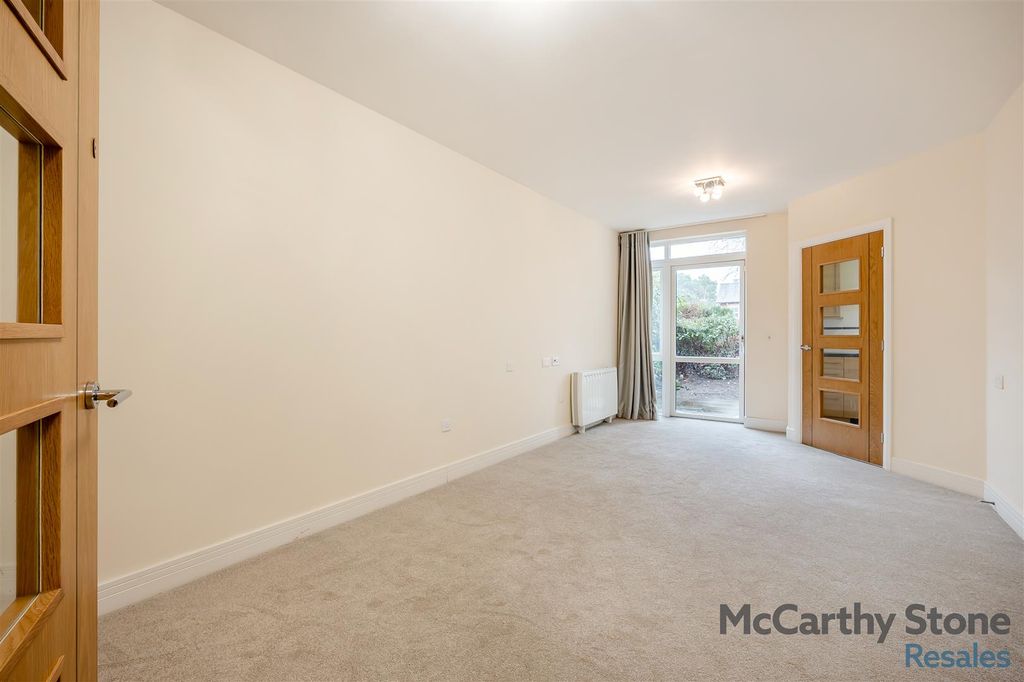 Property photo 2 of 29 8678823-Interior11.Jpg