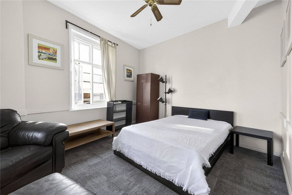 Property photo 1 of 16 Bedroom