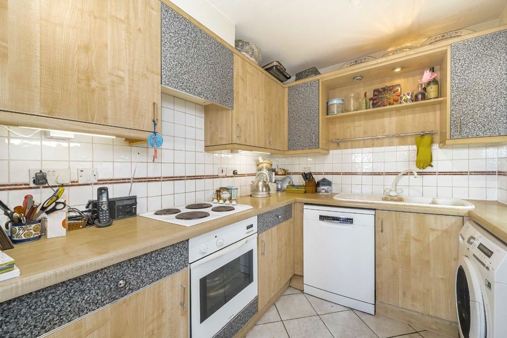 Property photo 3 of 11