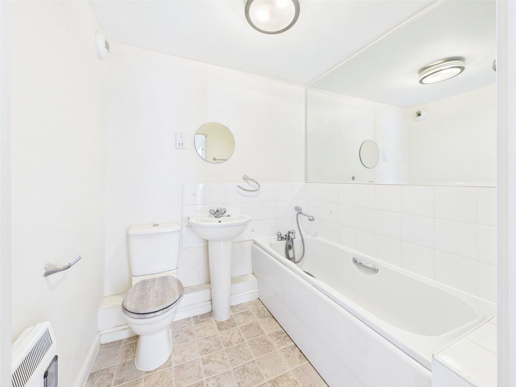 Property photo 3 of 17 Picture No. 05