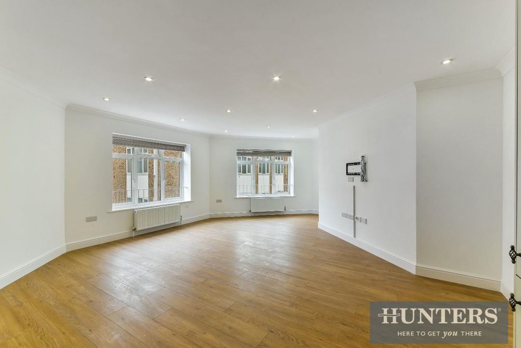 Property photo 2 of 12 Foundry House (10).Jpg