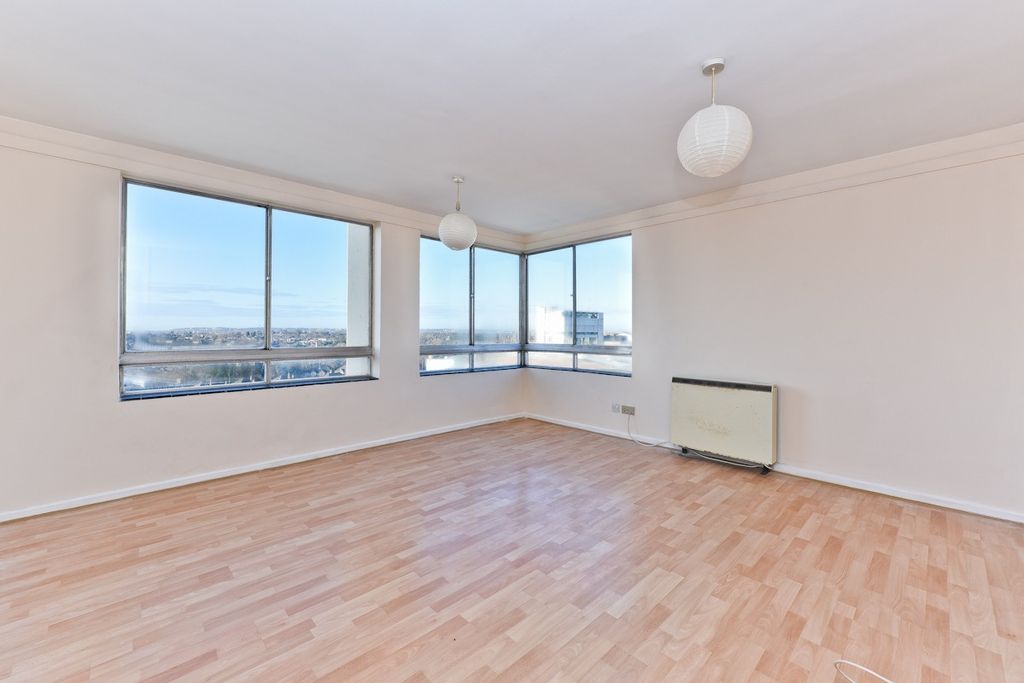 Property photo 3 of 8 5289342