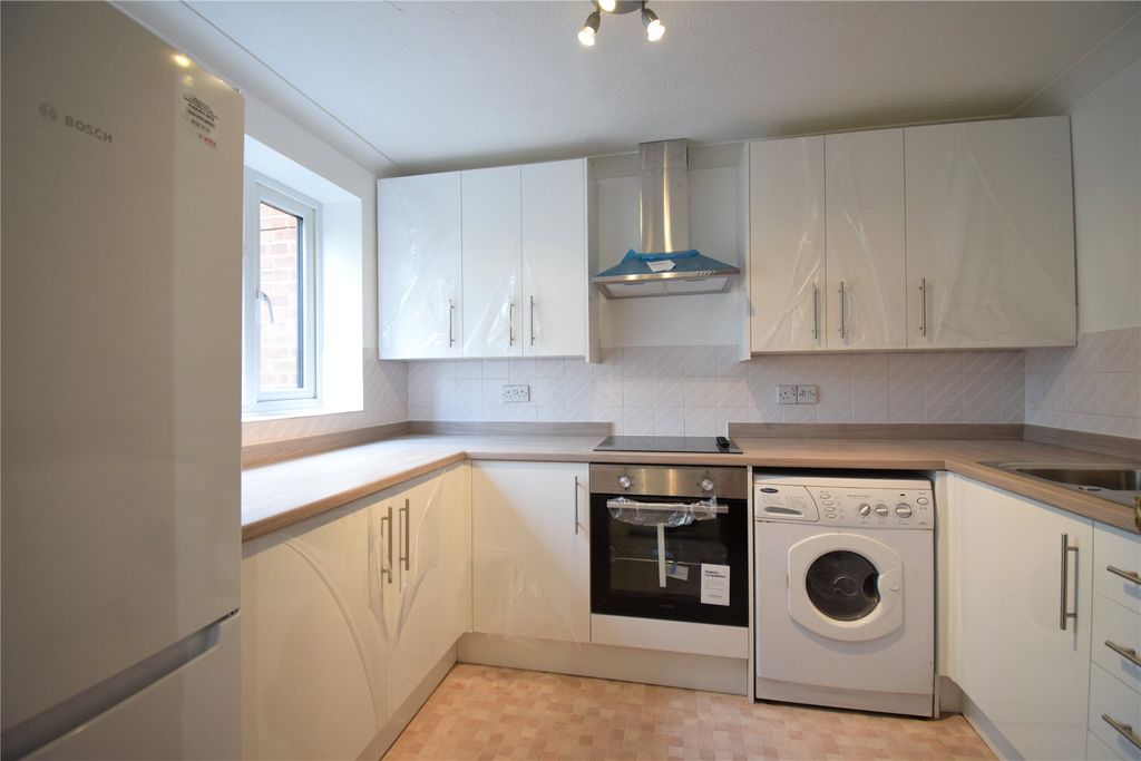 Property photo 2 of 5 Kitchen