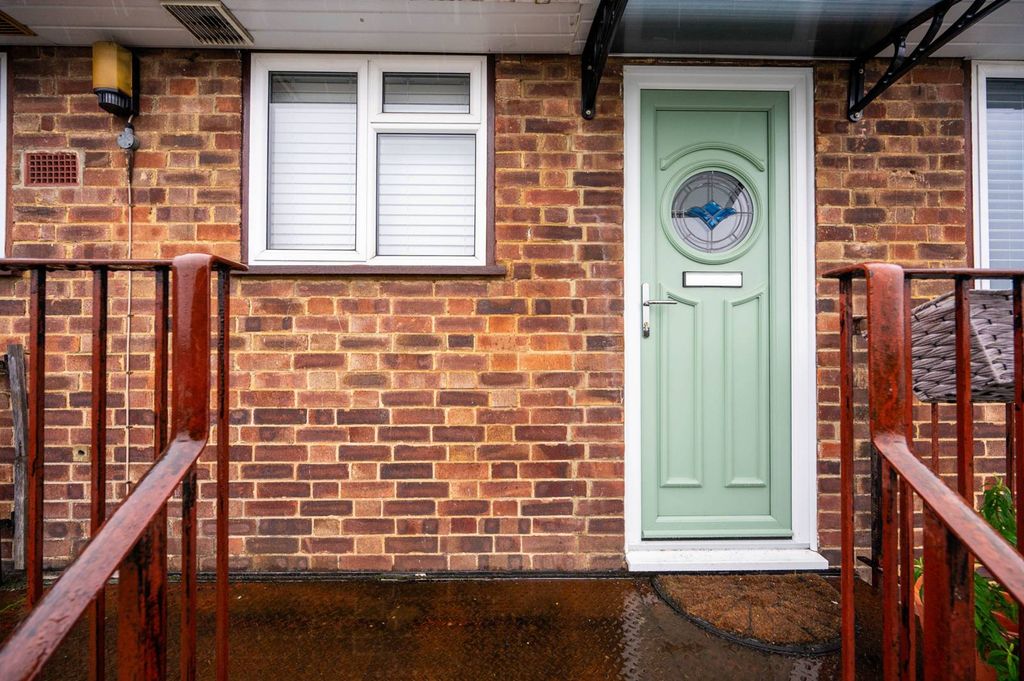 Property photo 2 of 6