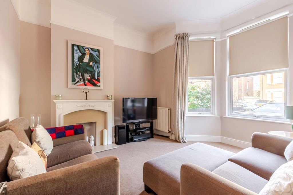 Property photo 2 of 18