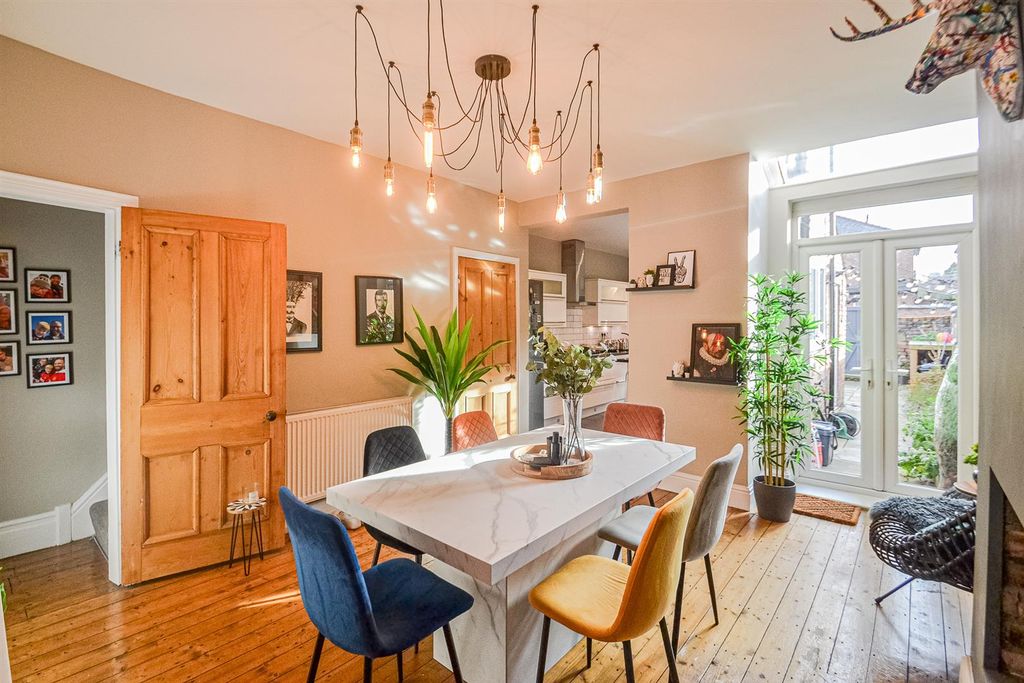 Property photo 3 of 24 Dining Room