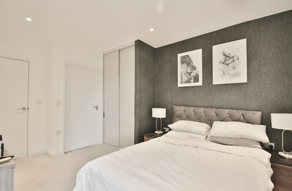 Property photo 3 of 12 Bedroom