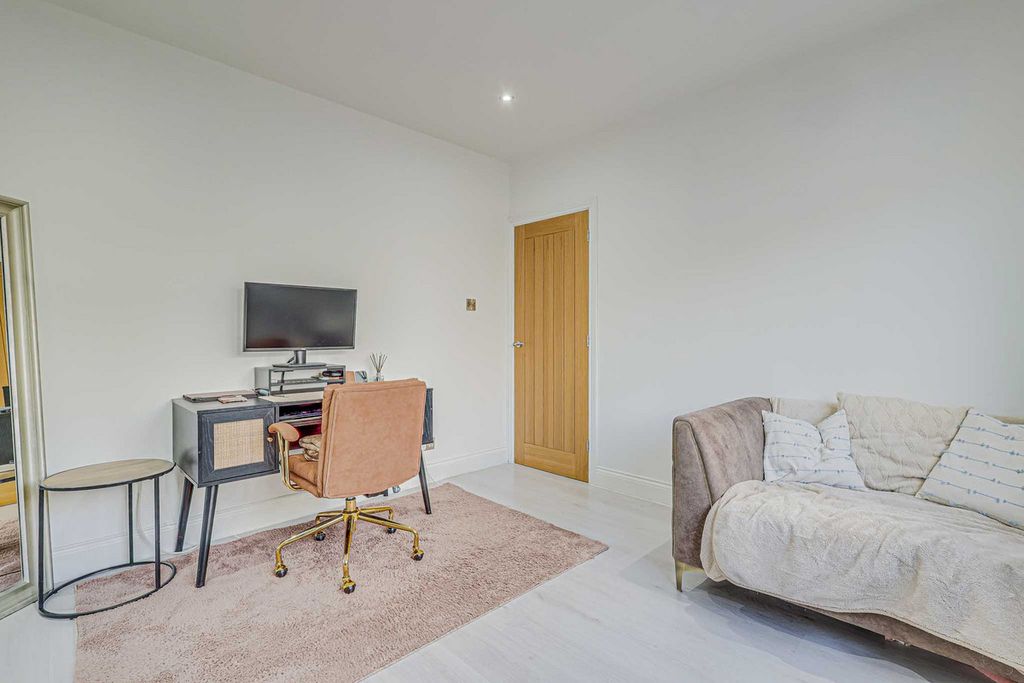 Additional image 9 of 4 bed detached house for saleThundersley Park Road, Benfleet SS7