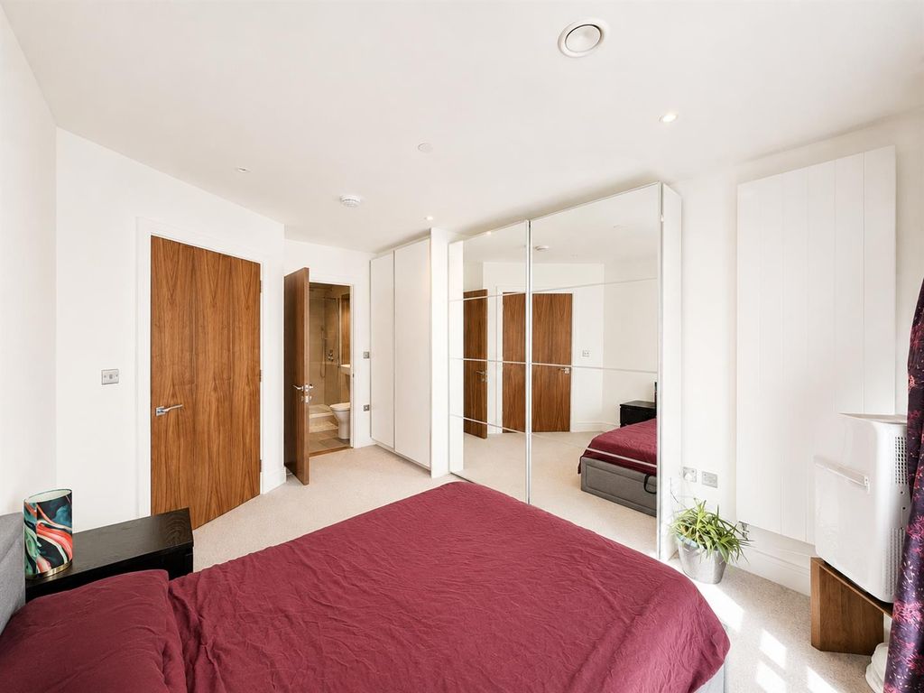 Property photo 2 of 11 Bedroom